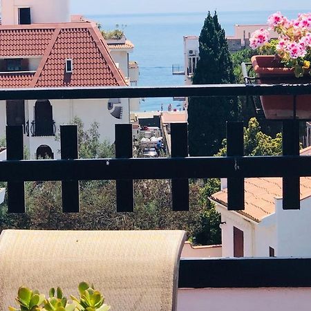 Sea View 2 Bedroom Vacation Apartment Giardini Naxos Eksteriør bilde