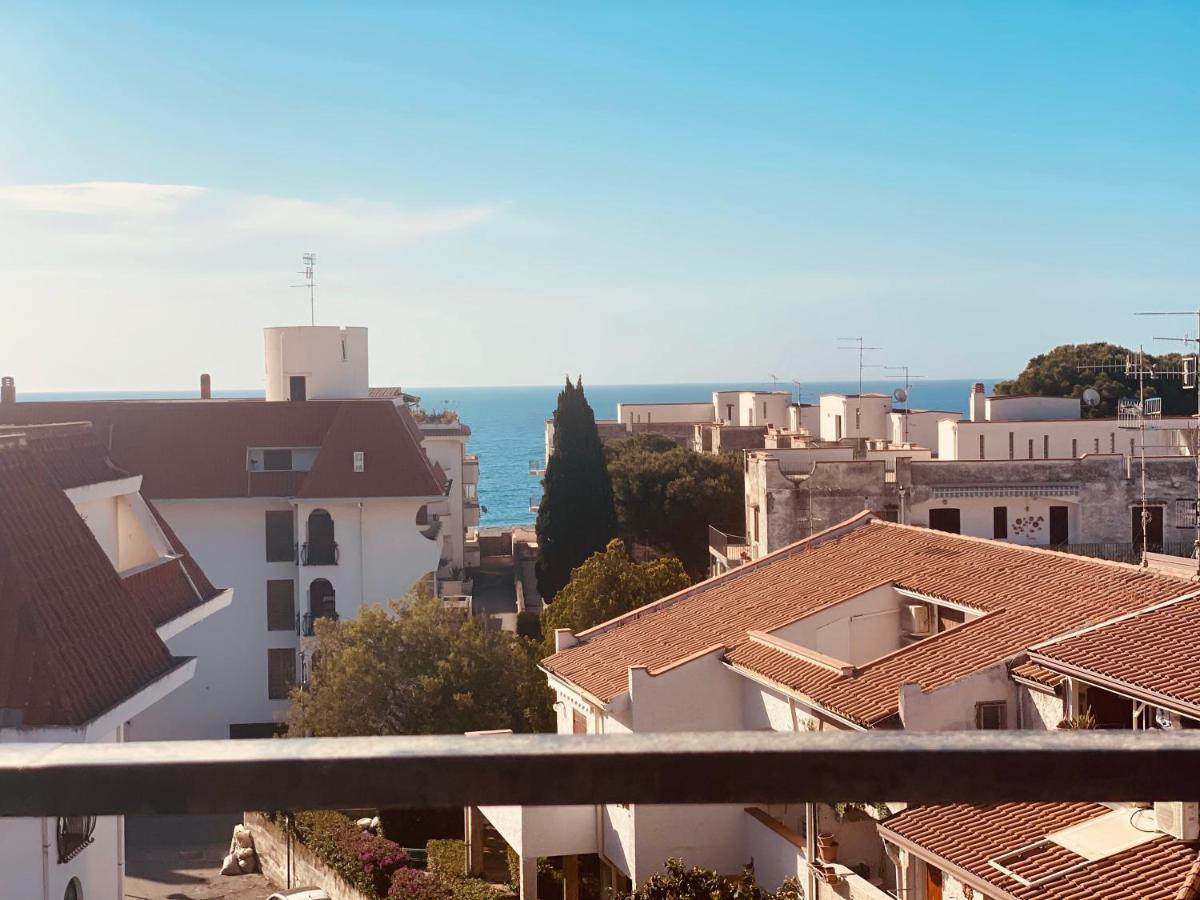 Sea View 2 Bedroom Vacation Apartment Giardini Naxos Eksteriør bilde